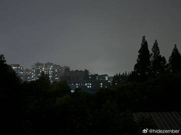 台风天，和水水面基