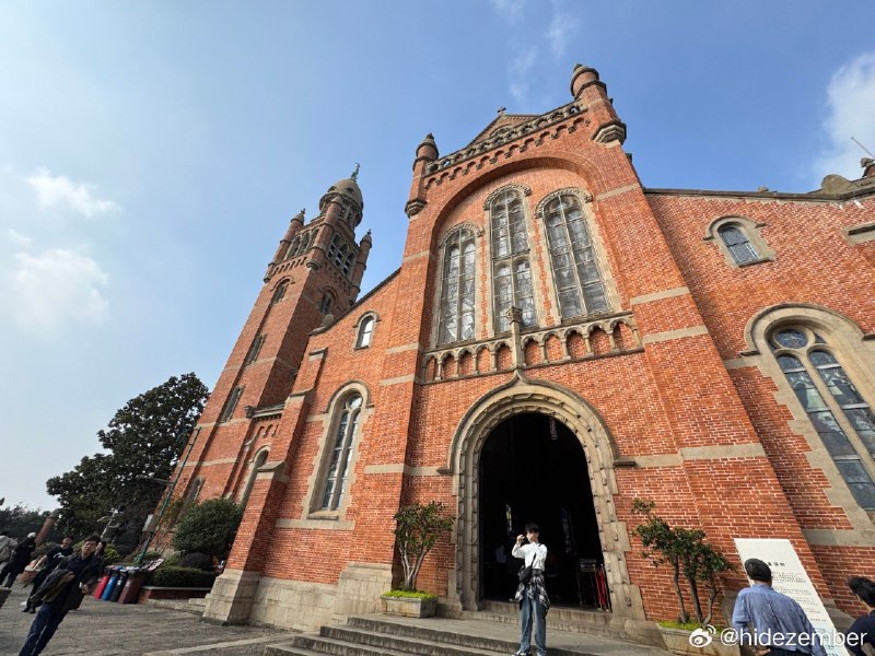 秋游佘山via Weibo秋游佘山via Weibo