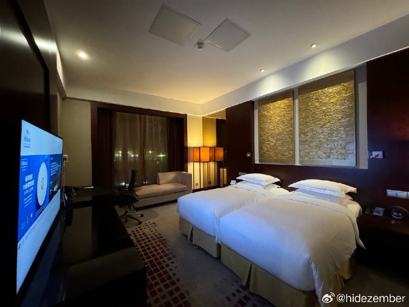 上下层复式的套房，一个人住，🌳睡过去了听不到我的吐槽via Weibo上下层复式的套房，一个人住，🌳睡过去了听不到我的吐槽via Weibo