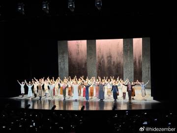 “长河无声奔去，唯爱与信念永存