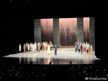 “长河无声奔去，唯爱与信念永存