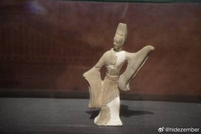 看了一本晋江的小说，本来想读个网文放松下但真的被投行社畜每天加班到深夜，一看邮件就焦虑给感同身受到破防了[允悲][苦涩]好想辞职啊via Weibo