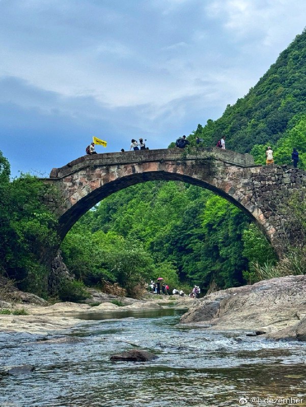 山路五公里，在家瘫一天，运动量还是不行…via Weibo山路五公里，在家瘫一天，运动量还是不行…via Weibo
